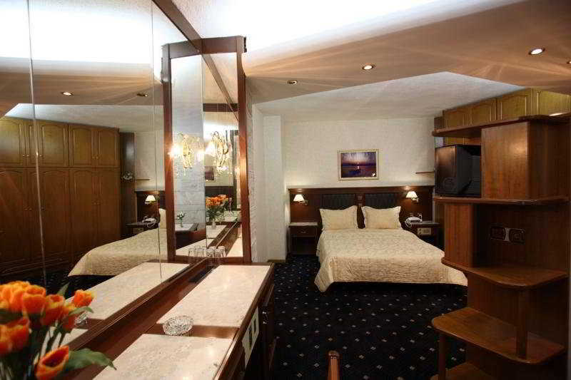 Tsamis Hotell Kastoria Exteriör bild