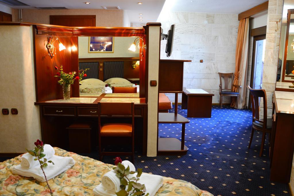Tsamis Hotell Kastoria Exteriör bild