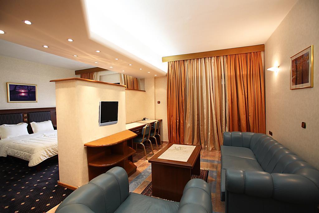 Tsamis Hotell Kastoria Exteriör bild
